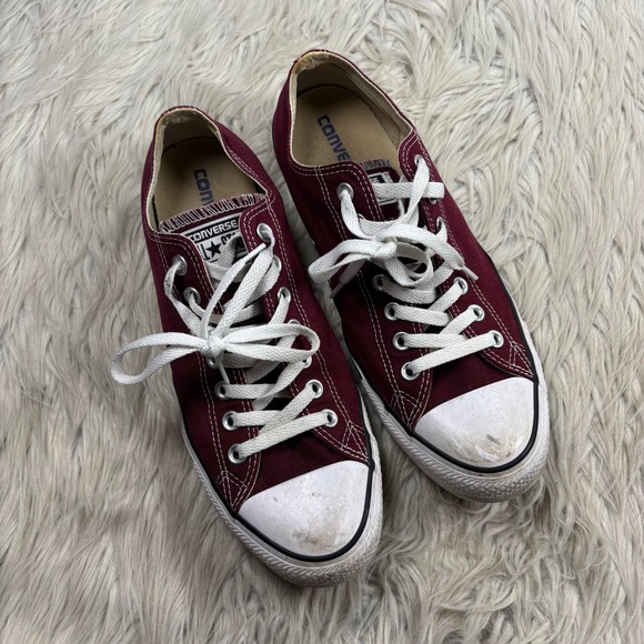 Converse All Stars Men's 10 Women's 12 Burgundy Low Top Sneakers Classic - Picture 2 of 6